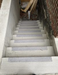 Poured_Concrete_Steps