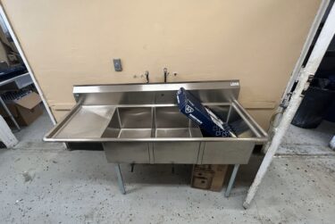 Pantry sink IMG_9454